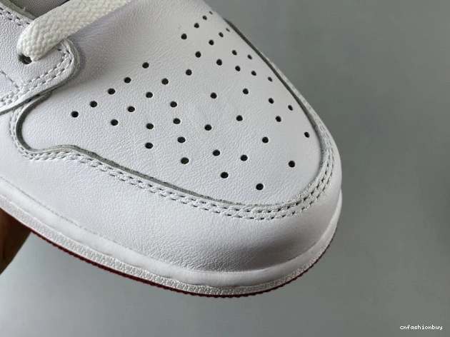 (2017) Retro 1 Red 555088-103 Jordan Air Metallic 0716